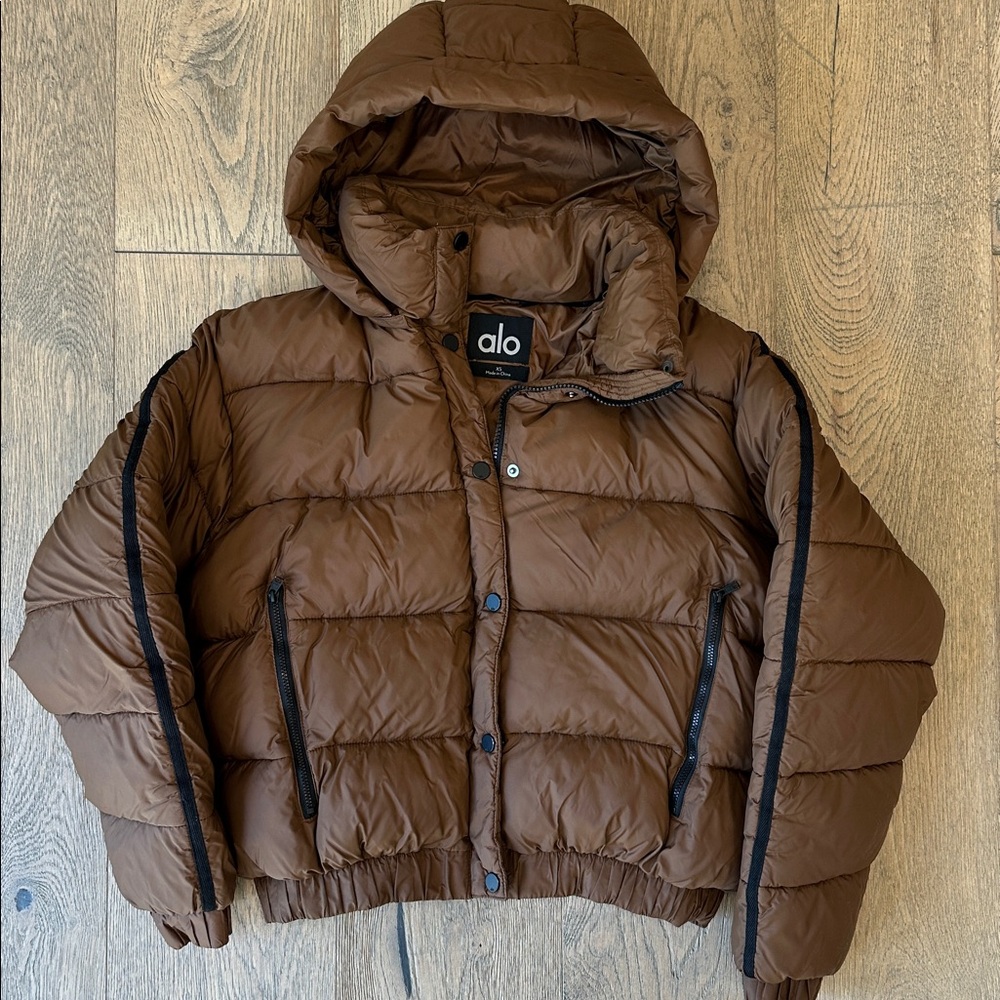 ALO Yoga brown and black Puffer Jacket ALO ASPEN JACKET